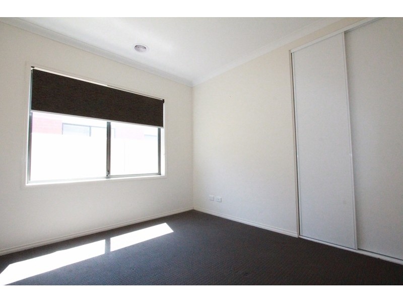 2 Tununga Circuit, Kangaroo Flat VIC 3555