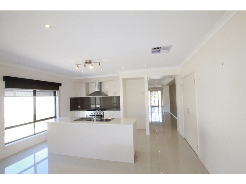 2 Tununga Circuit, Kangaroo Flat VIC 3555