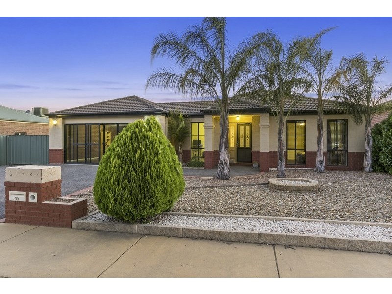 30 Brentwood Boulevard, Strathfieldsaye VIC 3551
