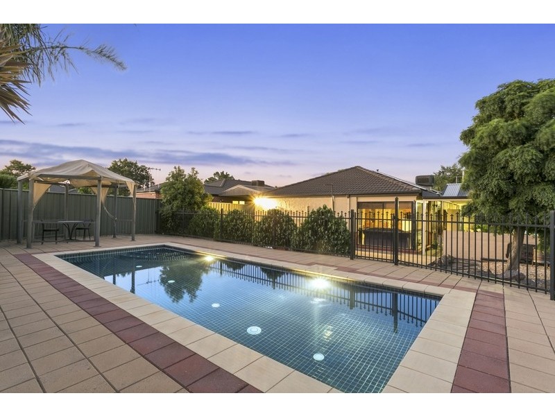 30 Brentwood Boulevard, Strathfieldsaye VIC 3551