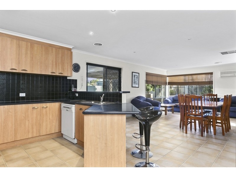 30 Brentwood Boulevard, Strathfieldsaye VIC 3551