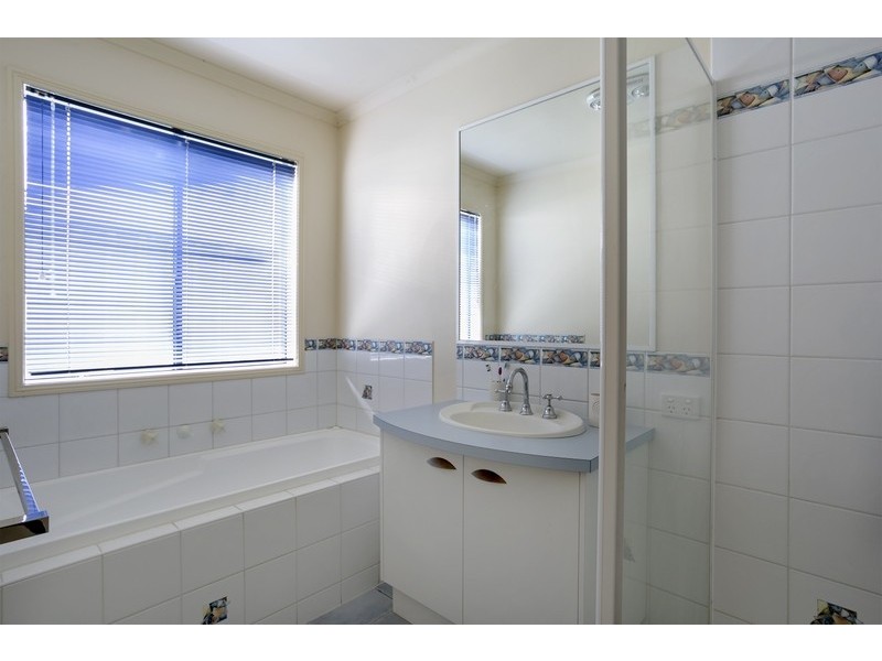 30 Brentwood Boulevard, Strathfieldsaye VIC 3551