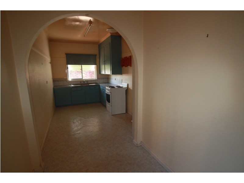 8 Hewitt Avenue, Kennington VIC 3550