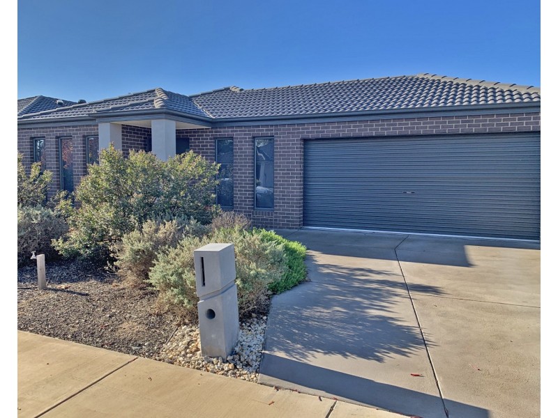 9 Perry Lane, Epsom VIC 3551