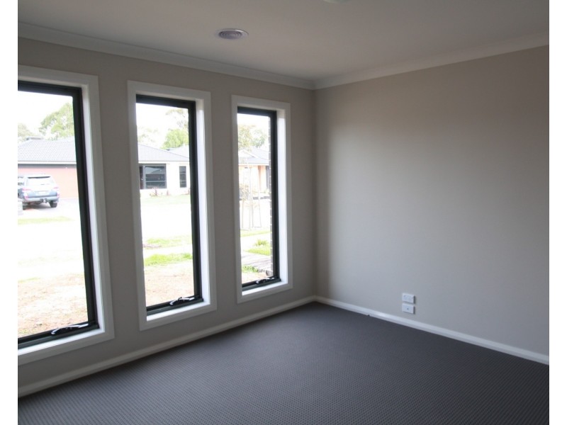 9 Perry Lane, Epsom VIC 3551