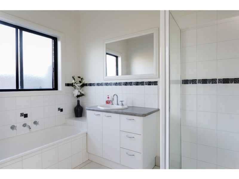 12  Julian Court, Epsom VIC 3551