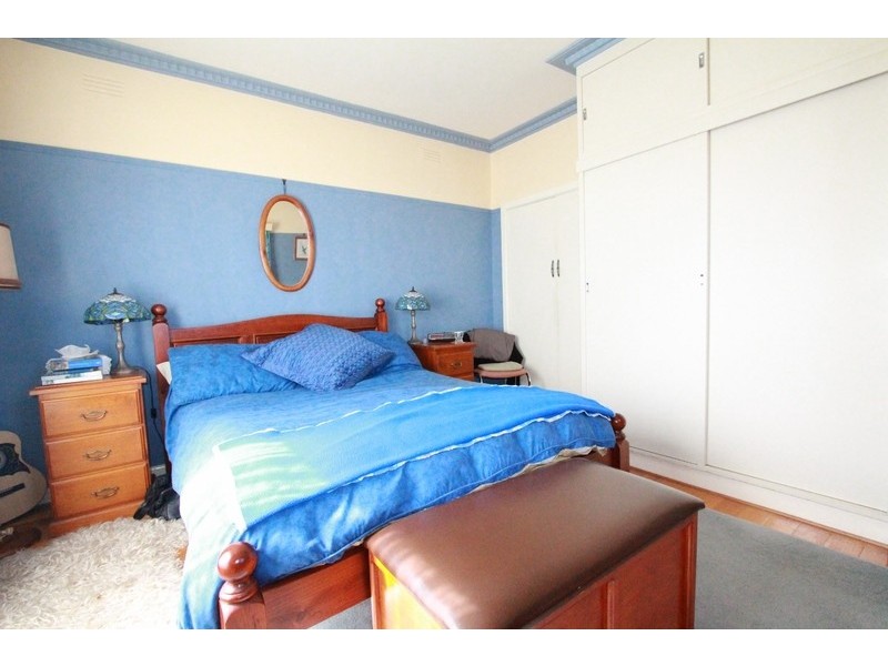 22 Nish Street, Flora Hill VIC 3550