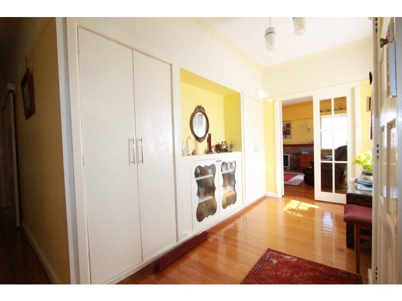 22 Nish Street, Flora Hill VIC 3550