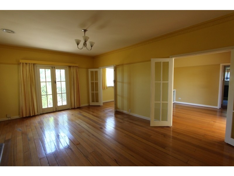 22 Nish Street, Flora Hill VIC 3550