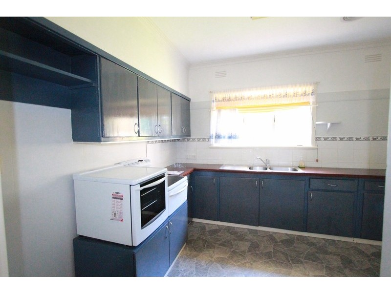 22 Nish Street, Flora Hill VIC 3550