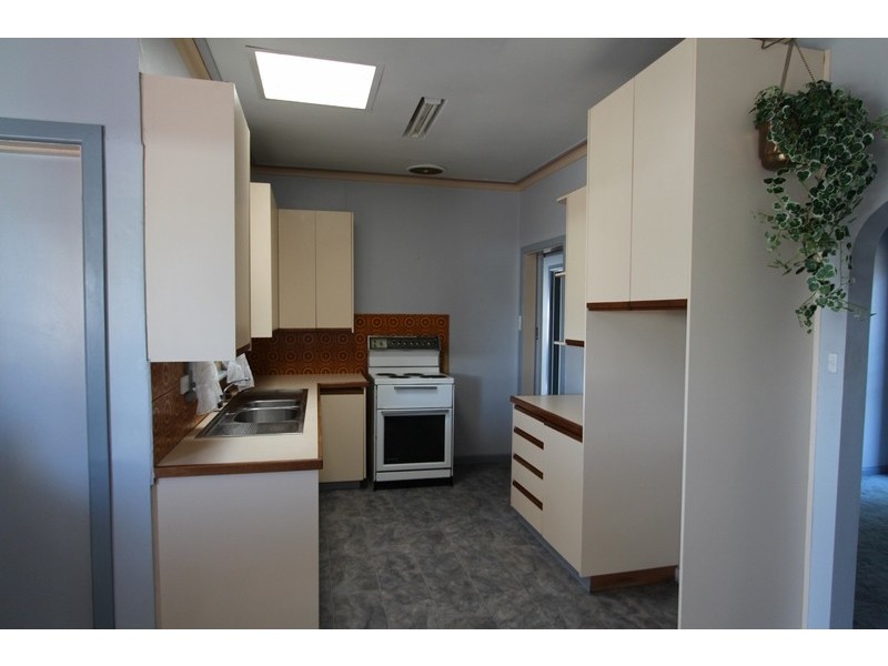 6  Peters Street, Long Gully VIC 3550