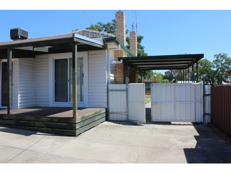 6  Peters Street, Long Gully VIC 3550