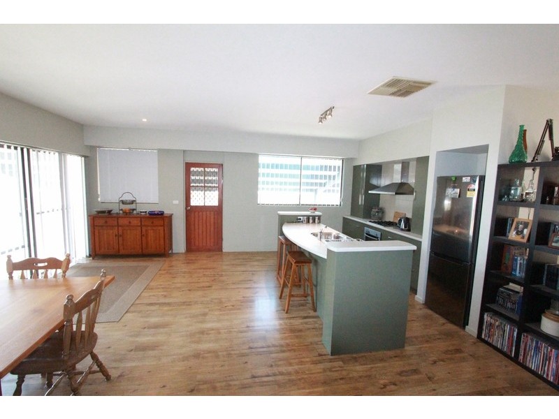 17 Lowe Street, Kangaroo Flat VIC 3555