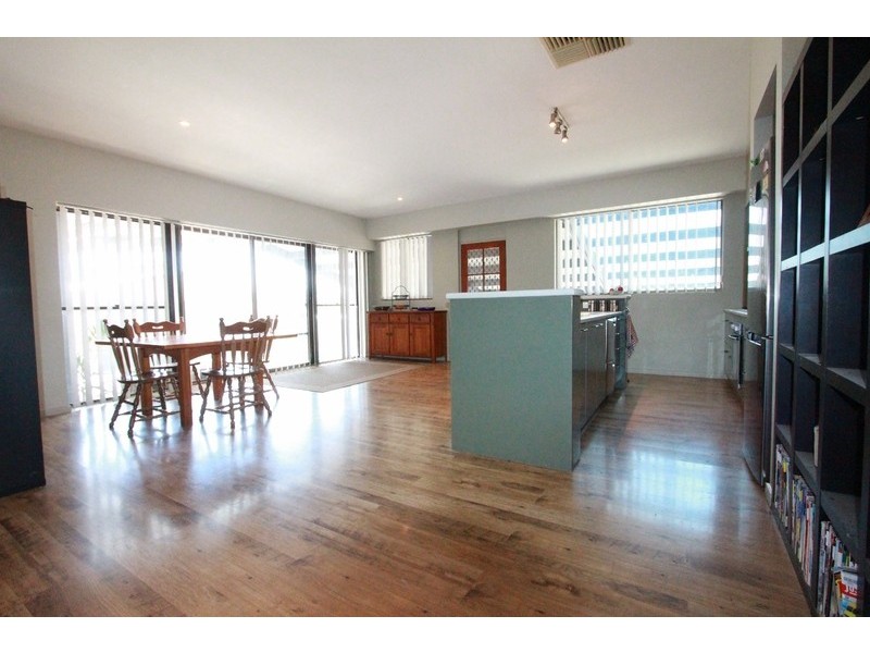 17 Lowe Street, Kangaroo Flat VIC 3555