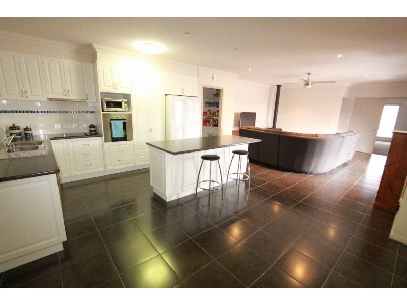 10 Nirimba Court, Ascot VIC 3551