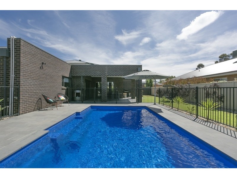 4 Kent Place, Strathfieldsaye VIC 3551