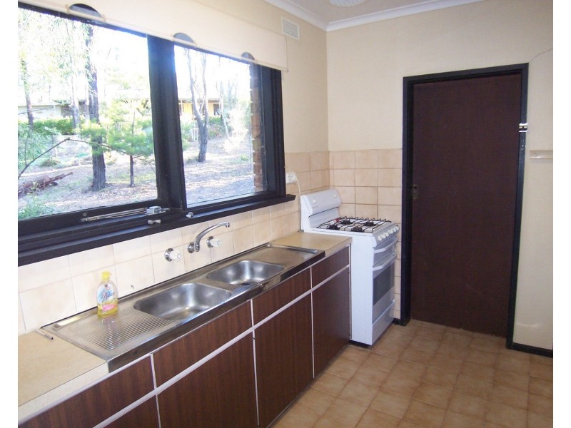 54 Race Street, Flora Hill VIC 3550