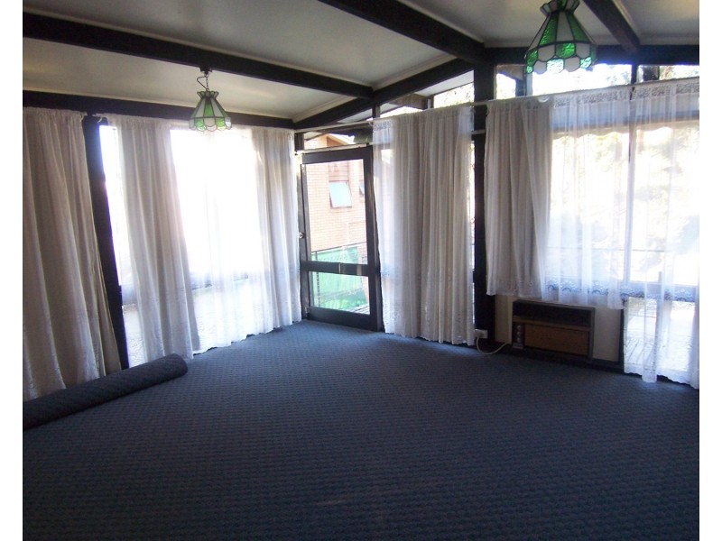 54 Race Street, Flora Hill VIC 3550