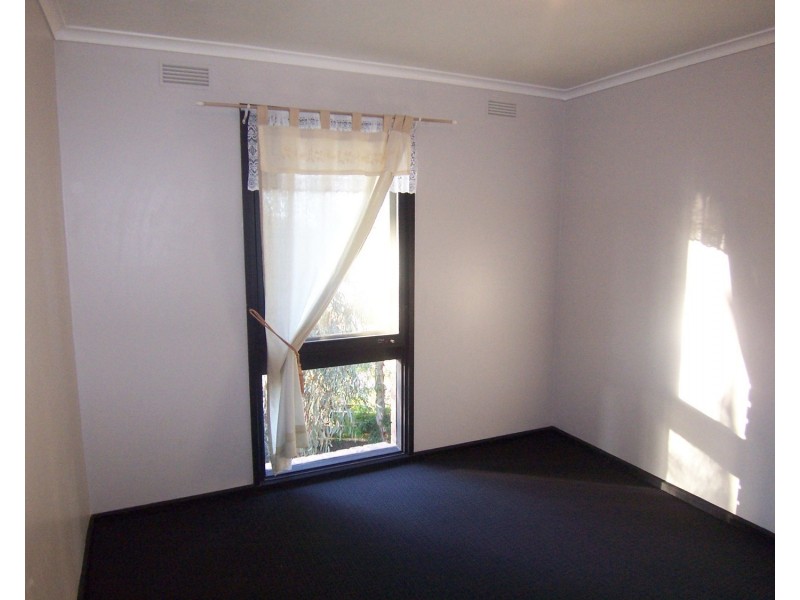 54 Race Street, Flora Hill VIC 3550