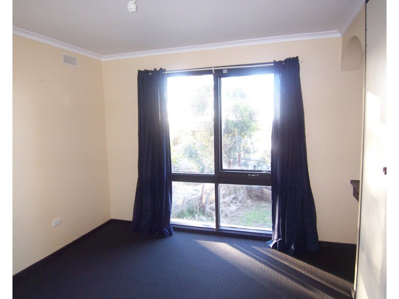 54 Race Street, Flora Hill VIC 3550