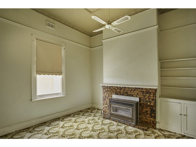 23 Carpenter Street, Quarry Hill VIC 3550