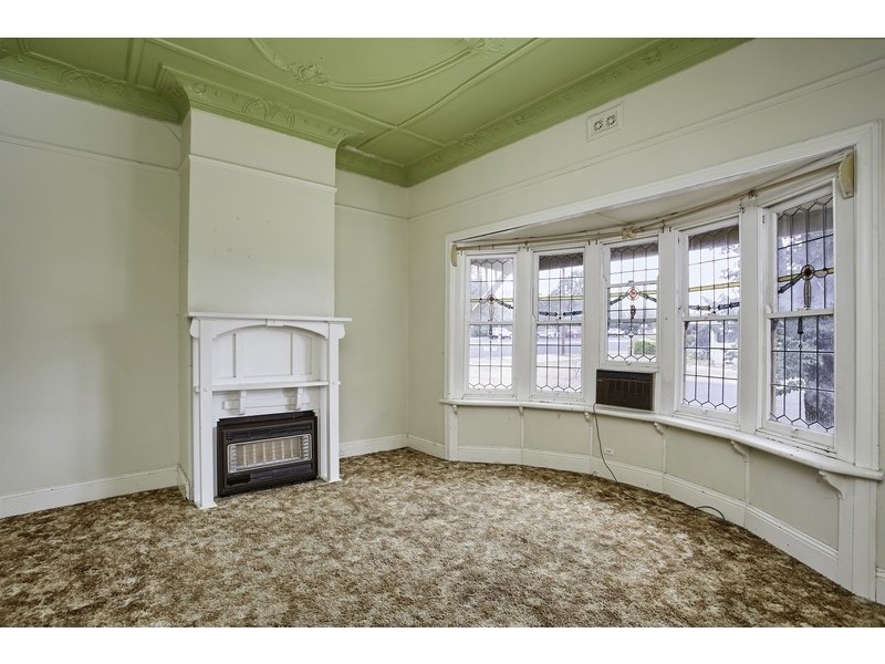 23 Carpenter Street, Quarry Hill VIC 3550