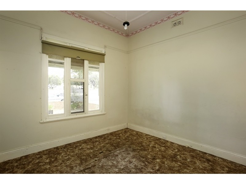 23 Carpenter Street, Quarry Hill VIC 3550