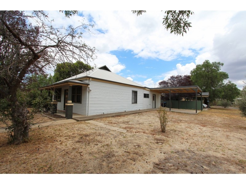 16 Mitchell Street, Heathcote VIC 3523