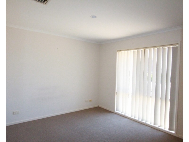 19 Davey Close, Flora Hill VIC 3550
