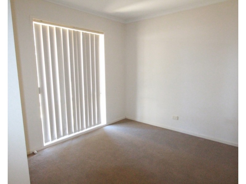19 Davey Close, Flora Hill VIC 3550