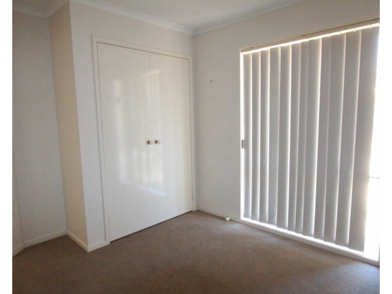 19 Davey Close, Flora Hill VIC 3550