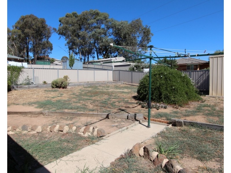 19 Davey Close, Flora Hill VIC 3550