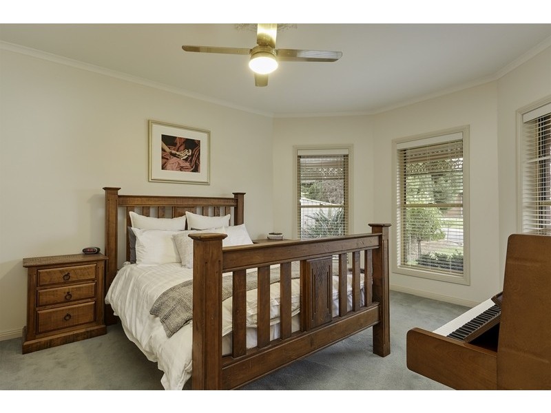 4 Gumnut Rise, Strathdale VIC 3550