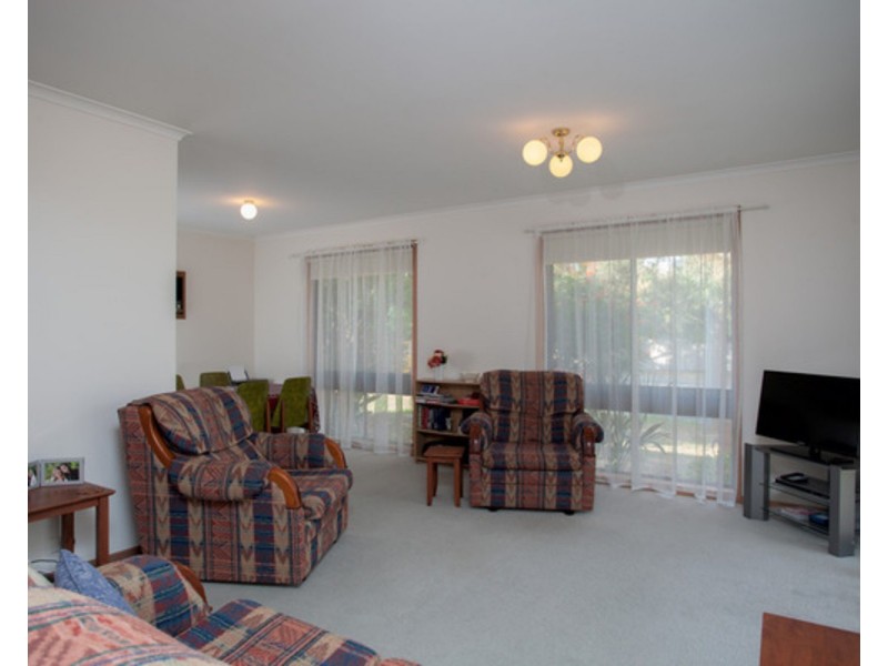 1/3 Minto Street, Quarry Hill VIC 3550