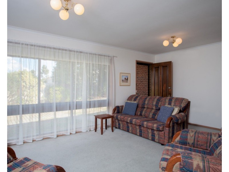 1/3 Minto Street, Quarry Hill VIC 3550