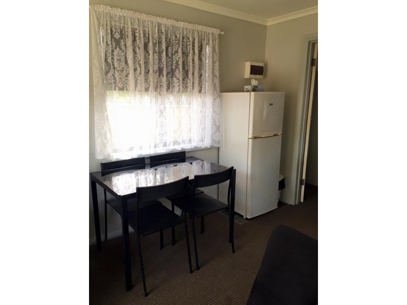 4 Bowles Road, Epsom VIC 3551