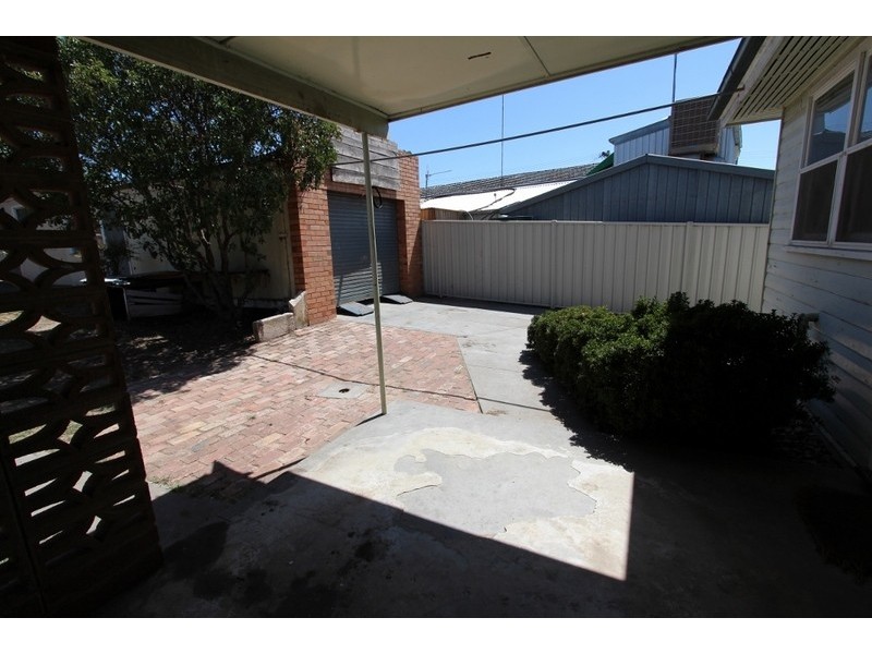 2 Nankoor Street, Golden Square VIC 3555