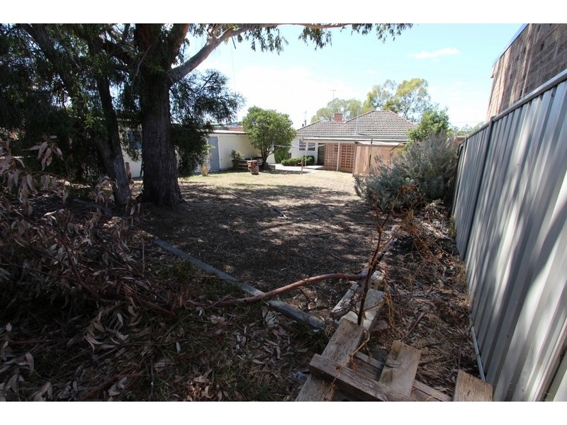 2 Nankoor Street, Golden Square VIC 3555