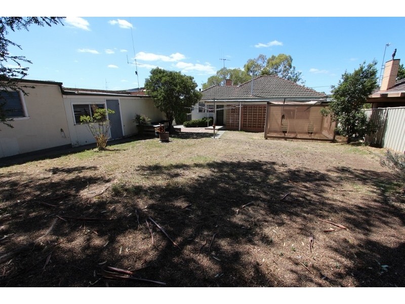 2 Nankoor Street, Golden Square VIC 3555