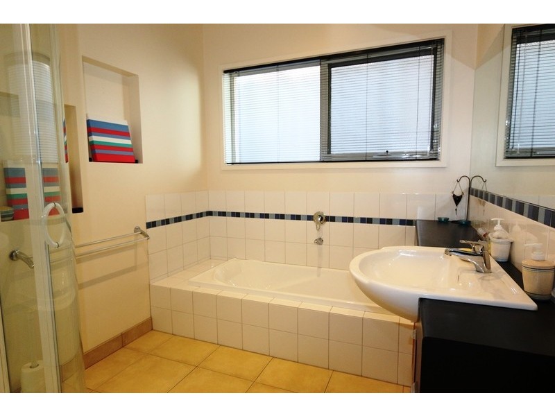 26 Weatherby Drive, Strathdale VIC 3550