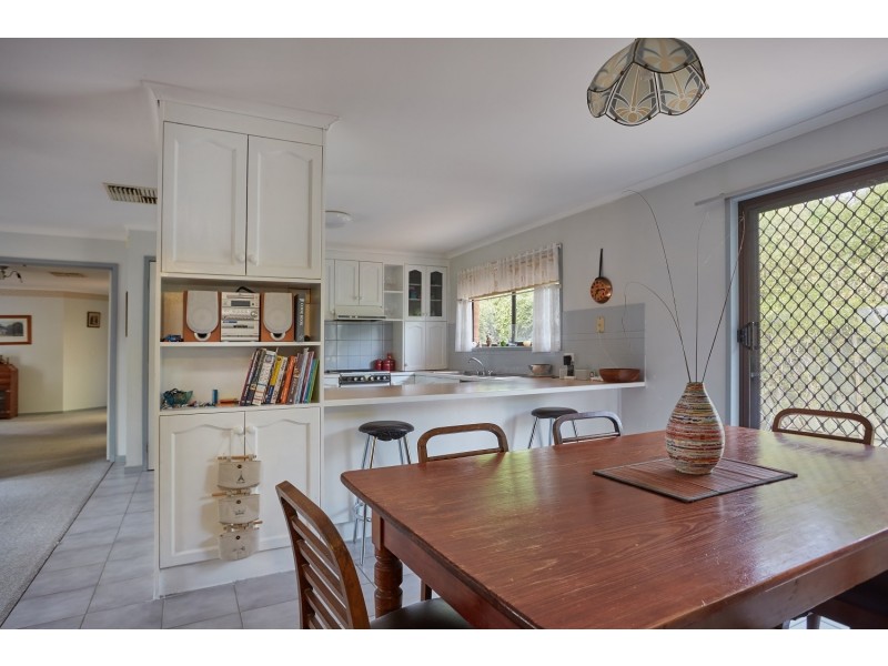 4 Sherman Crescent, Spring Gully VIC 3550