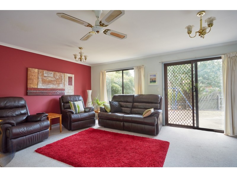 4 Sherman Crescent, Spring Gully VIC 3550