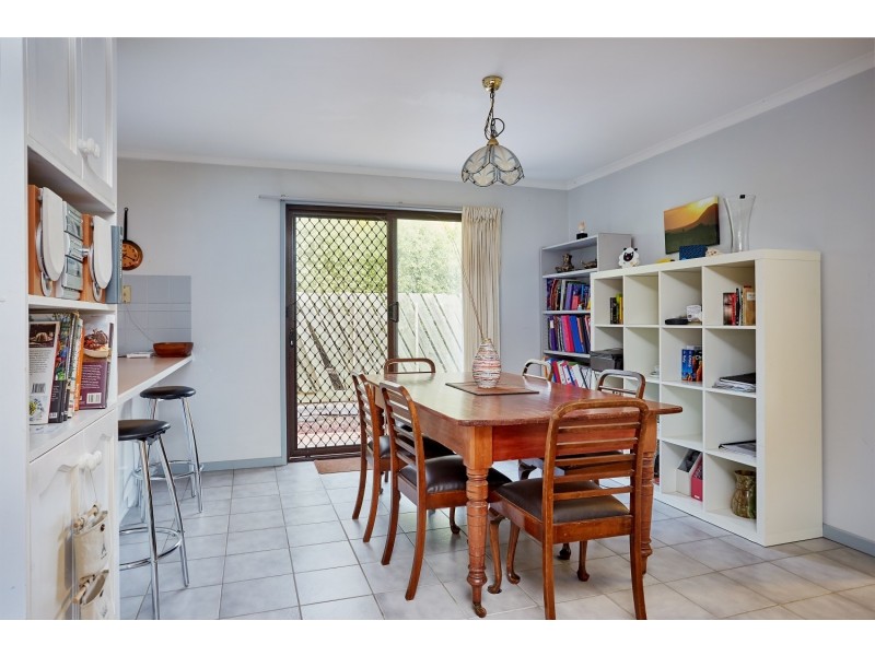 4 Sherman Crescent, Spring Gully VIC 3550