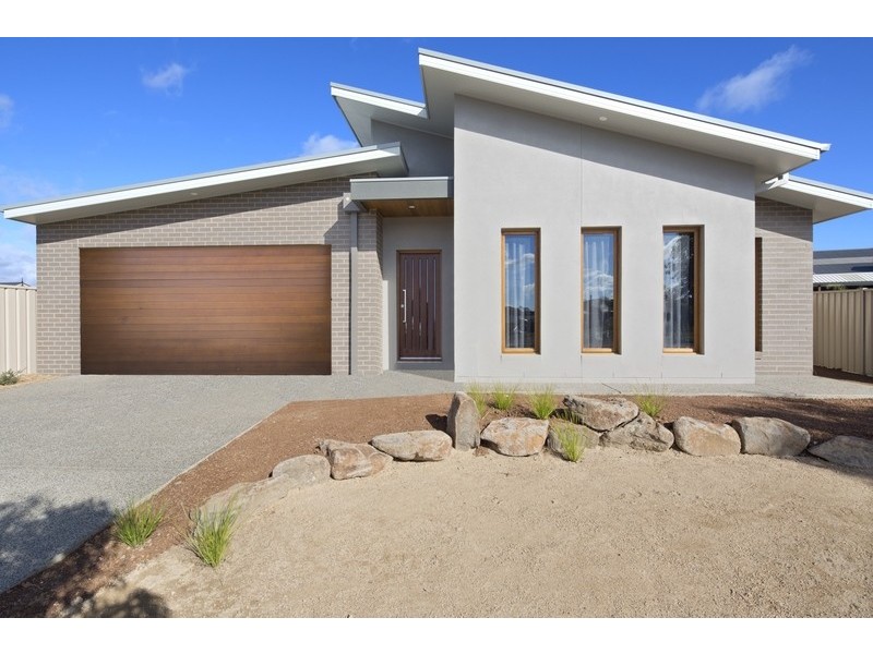 11 Park Village Terrace, Strathfieldsaye VIC 3551