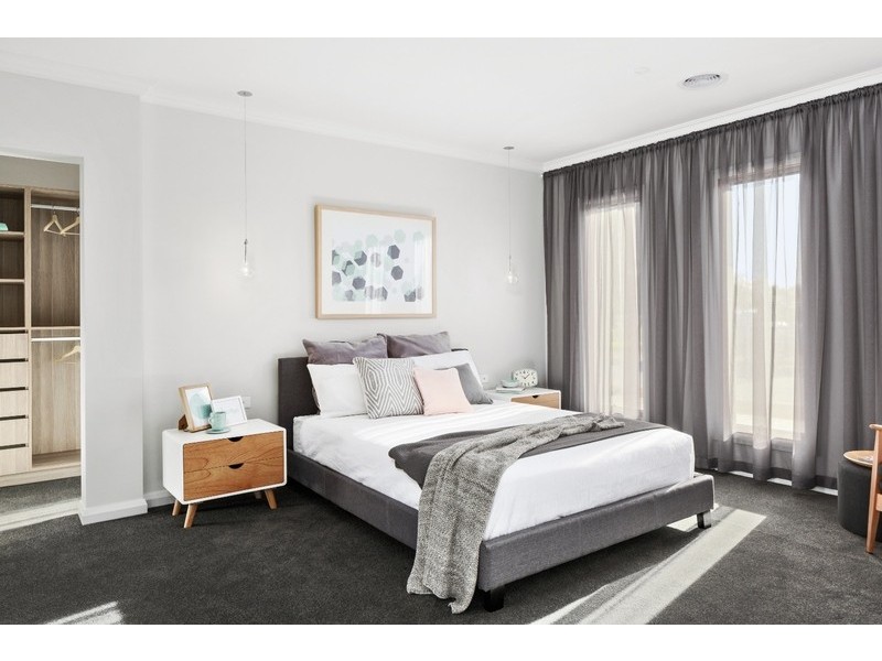 11 Park Village Terrace, Strathfieldsaye VIC 3551