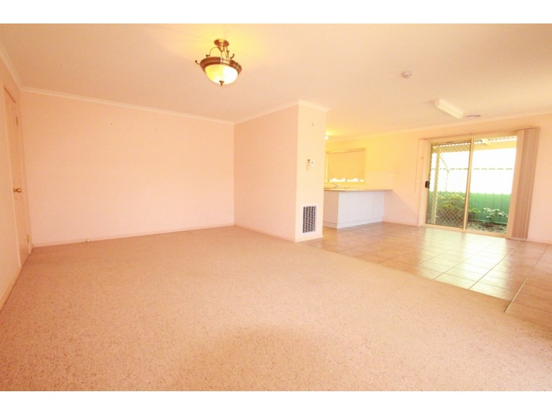 10 Elvey Drive, Kangaroo Flat VIC 3555