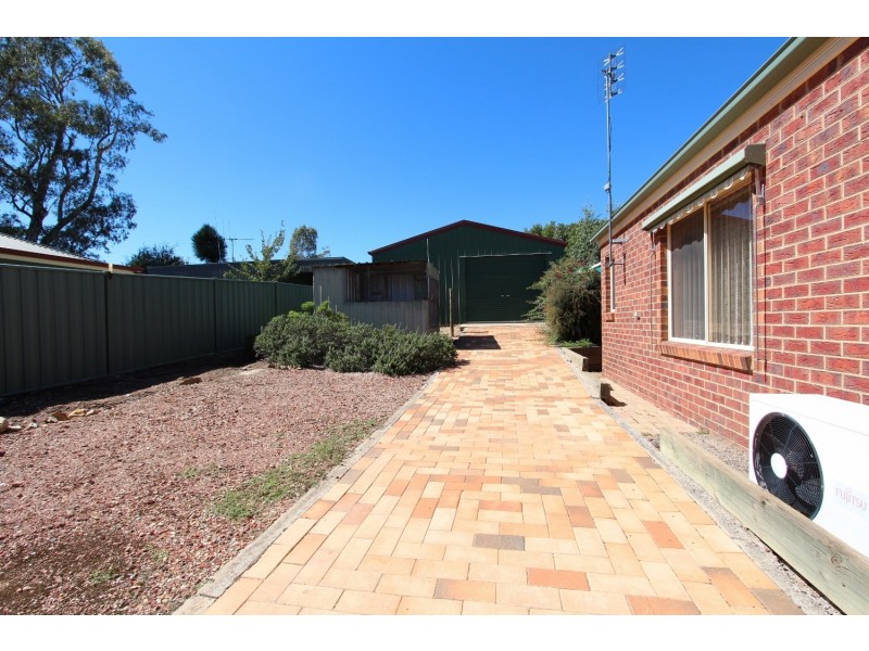 10 Elvey Drive, Kangaroo Flat VIC 3555