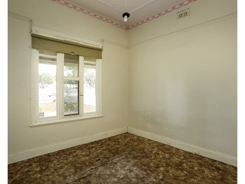 23 Carpenter Street, Quarry Hill VIC 3550