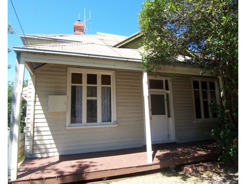 23 Carpenter Street, Quarry Hill VIC 3550