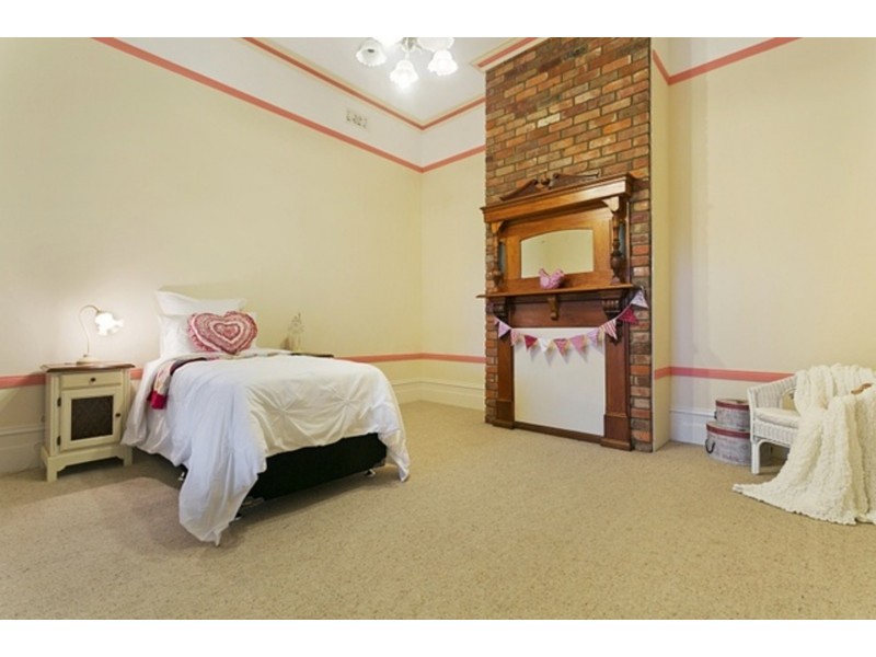 8 Brodie Street, Quarry Hill VIC 3550